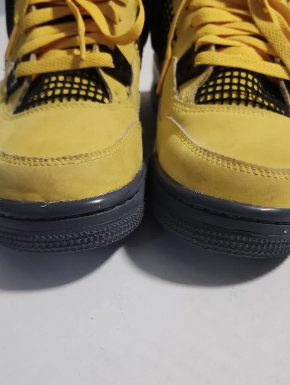 Air Jordan 4 Retro Lightning  Sneakers, size 6.5Y fits M6.5 W8